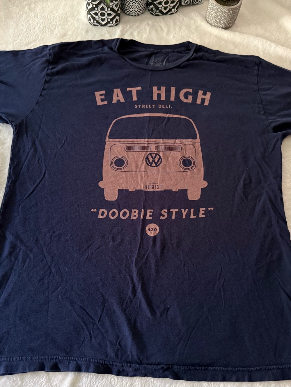 High St. Deli & Market 420 Eat High Doobie Style T-shirt XL